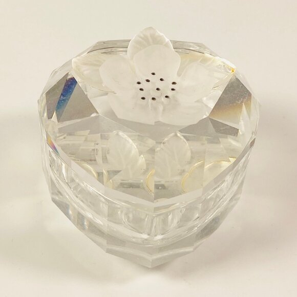 Rare VTG SWAROVSKI CRYSTAL Heart Shaped Jewelry Ring Box Frosted Flower Lid - Picture 1 of 9